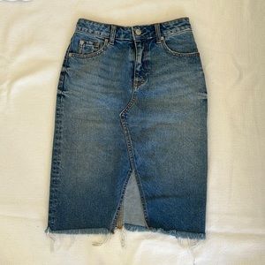 H and m just above knee denim skirt